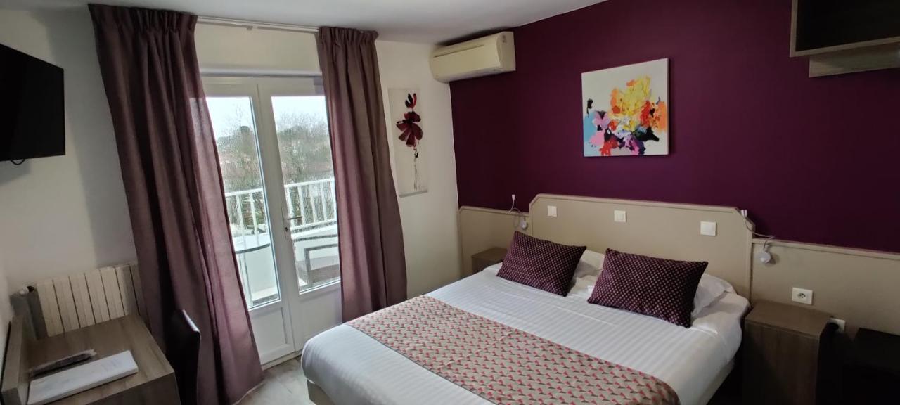 Logis Hotel Les Bleuets Ρουαγιάν Εξωτερικό φωτογραφία