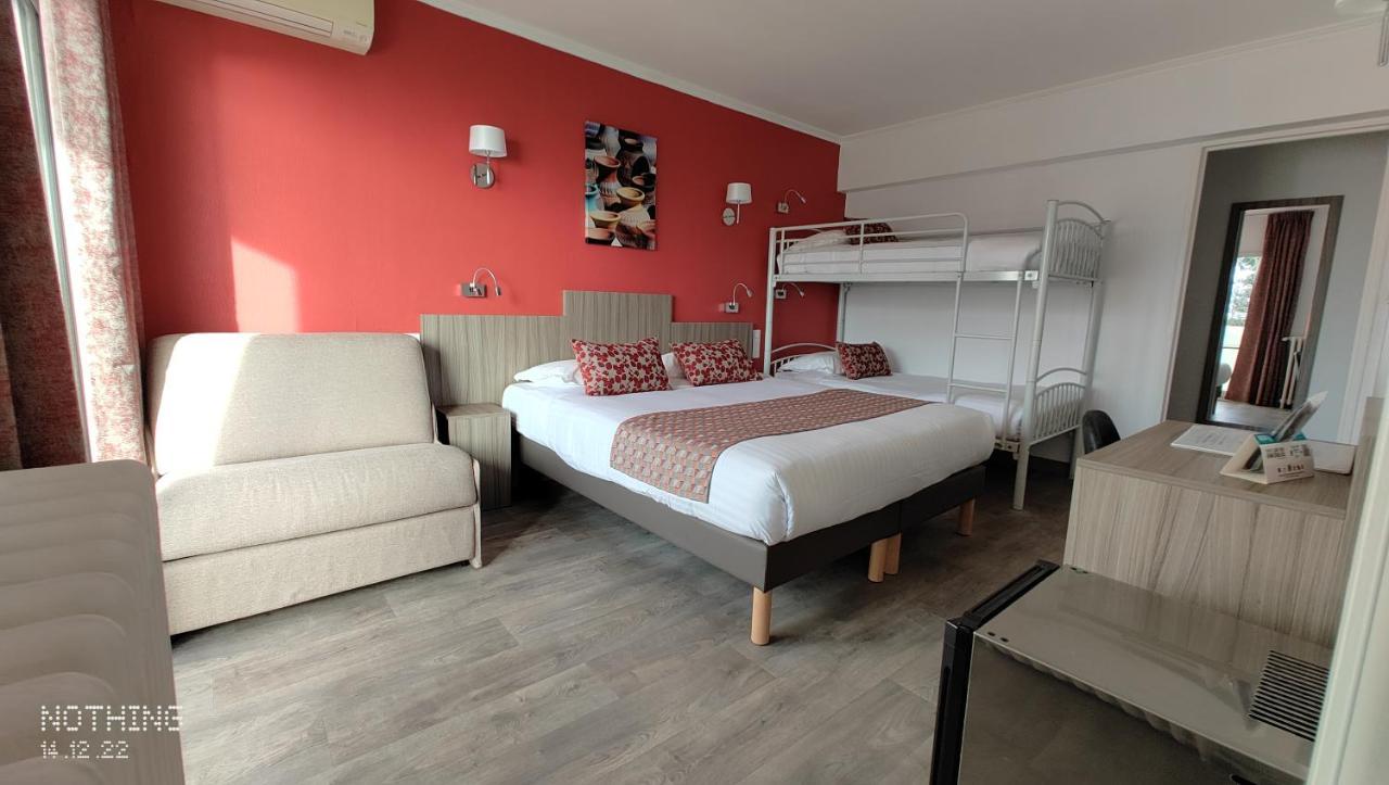Logis Hotel Les Bleuets Ρουαγιάν Εξωτερικό φωτογραφία