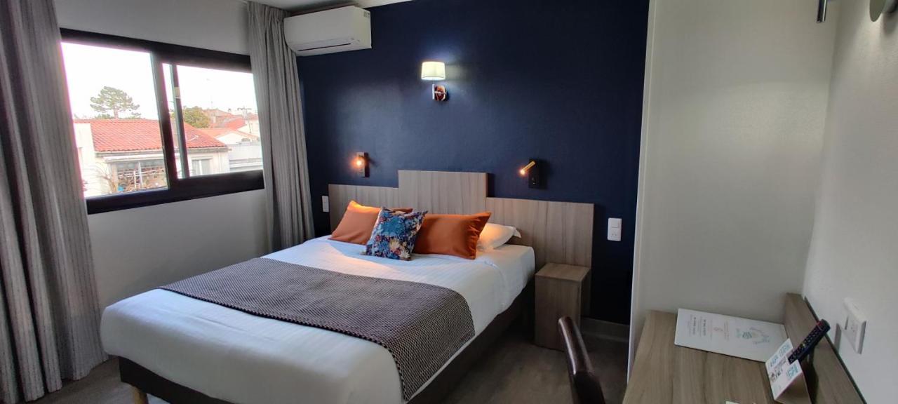 Logis Hotel Les Bleuets Ρουαγιάν Εξωτερικό φωτογραφία