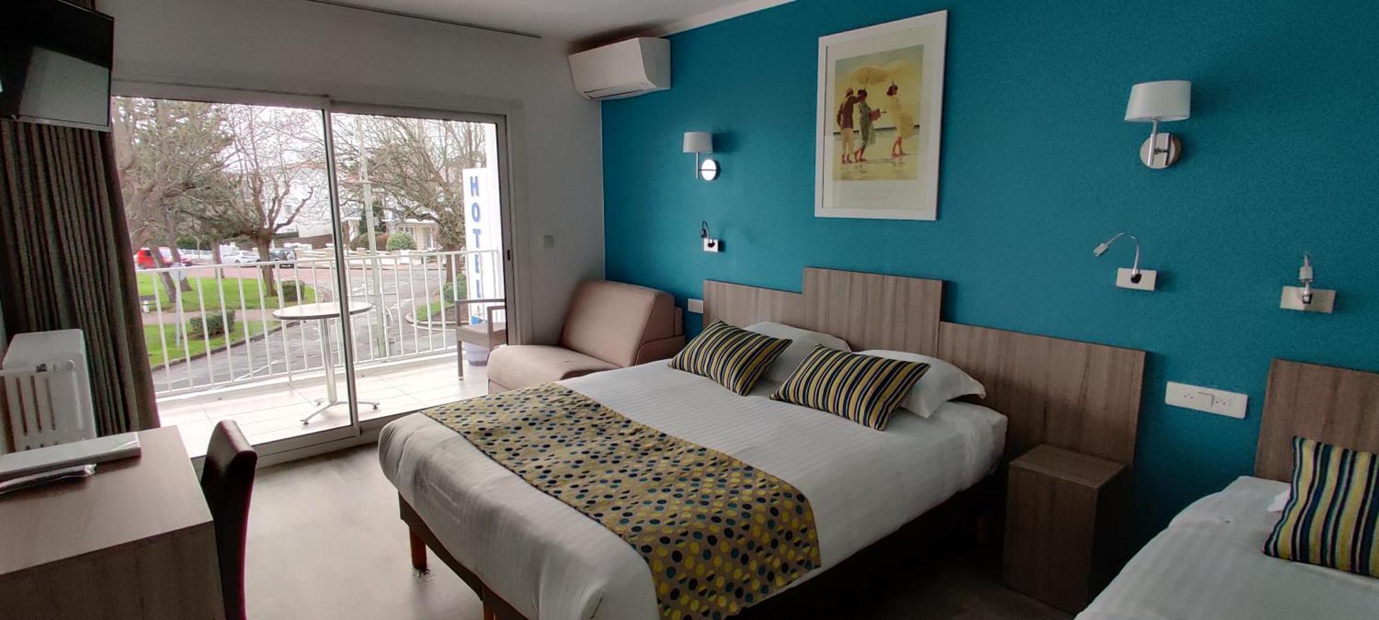 Logis Hotel Les Bleuets Ρουαγιάν Εξωτερικό φωτογραφία