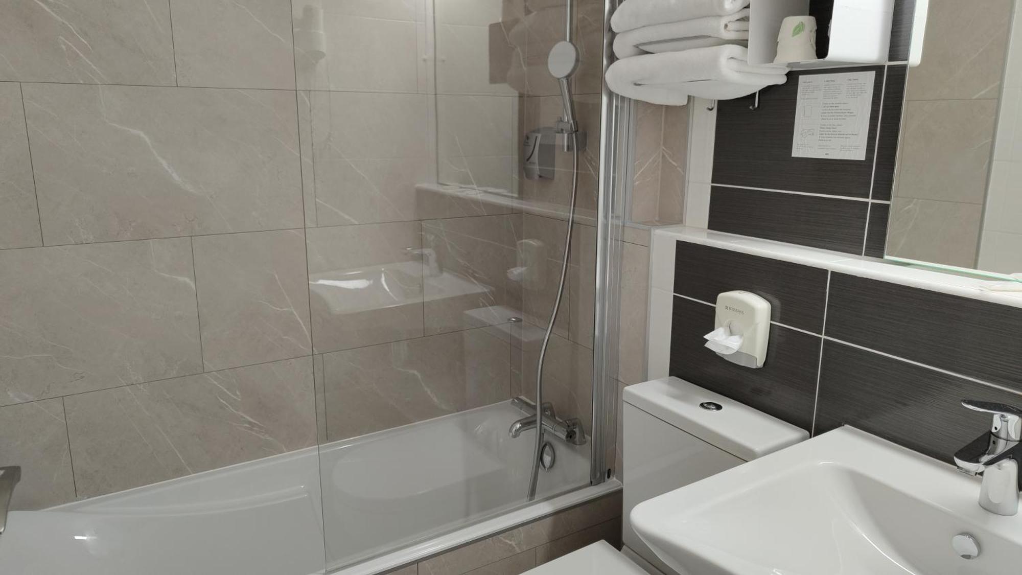 Logis Hotel Les Bleuets Ρουαγιάν Εξωτερικό φωτογραφία