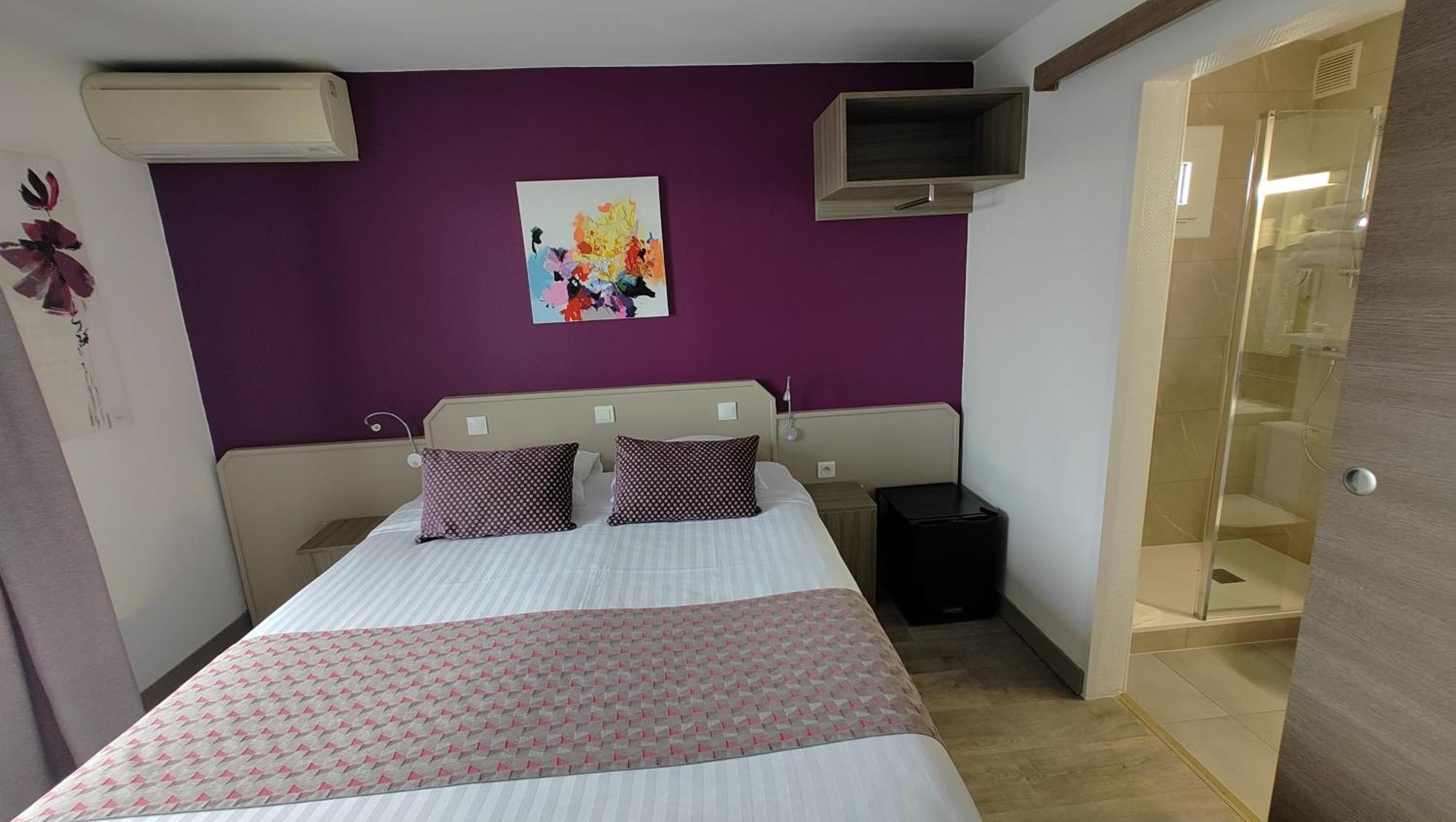 Logis Hotel Les Bleuets Ρουαγιάν Εξωτερικό φωτογραφία