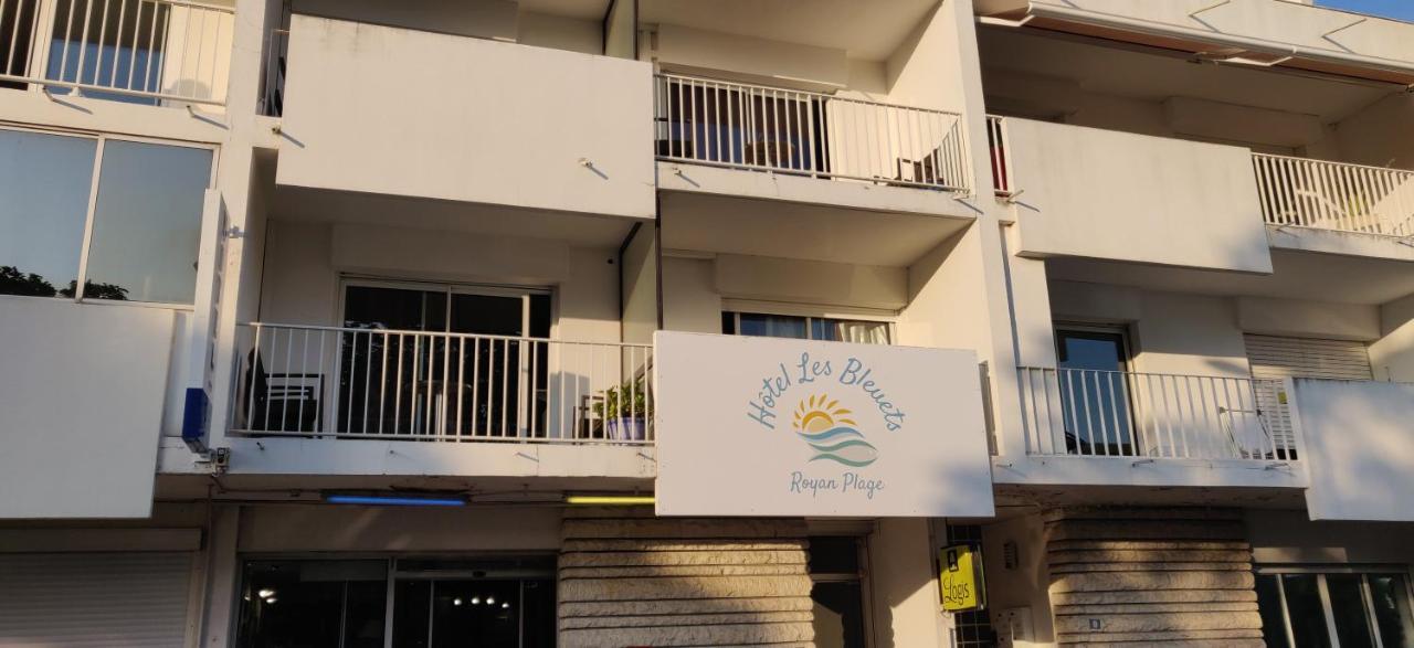 Logis Hotel Les Bleuets Ρουαγιάν Εξωτερικό φωτογραφία